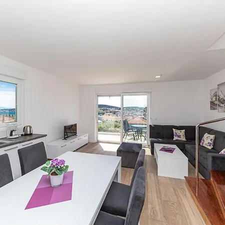 Panoramic View And Sea Apartment