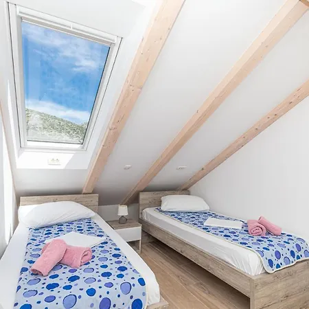 Panoramic View And Sea Apartment